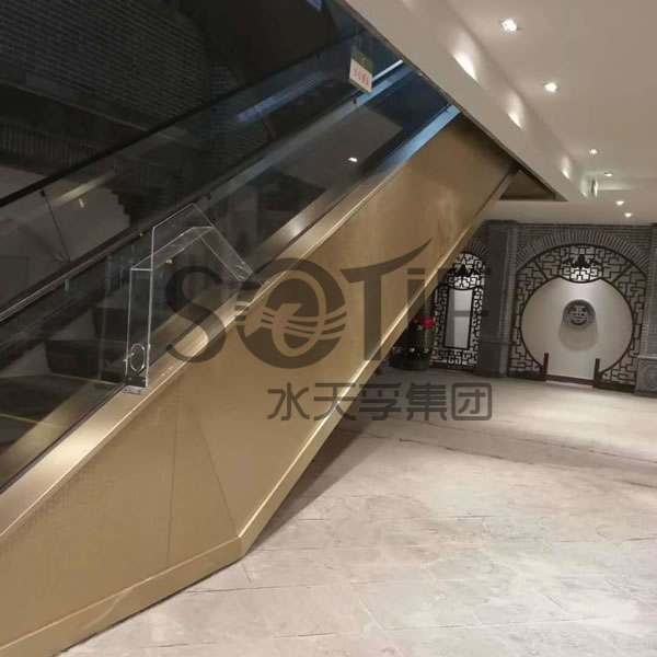 【水天富客戶案例】2018-4-1金徽酒廠養(yǎng)酒館的不銹鋼甲骨文扶梯